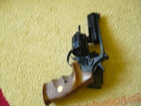 Predám revolver alfa steel 2241 - 3
