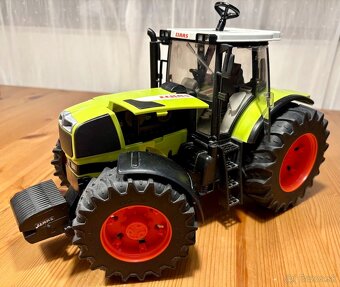 Bruder Claas Atles 936 traktor + vlečka+pluh - 3