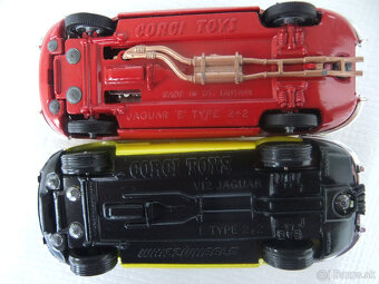3xJAGUAR E a 2xFERRARI DINO od CORGI TOYS v 1:43 - 3
