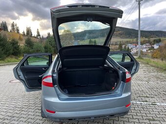 Ford Mondeo Hatchback - 3