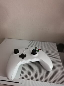 Xbox One S - 3
