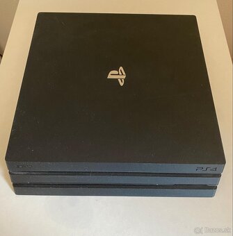 Predám PS 4 1T - 3
