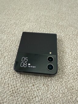 Sasmung Galaxy Flip 4 - 3