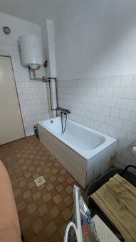 Rodinný dom na predaj s rozsiahlym pozemkom, Dvorniky - 3