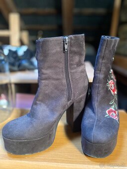 Členkové čižmy s platformou - 3