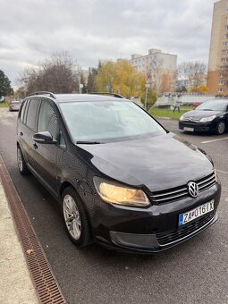 Volkswagen Touran - 3