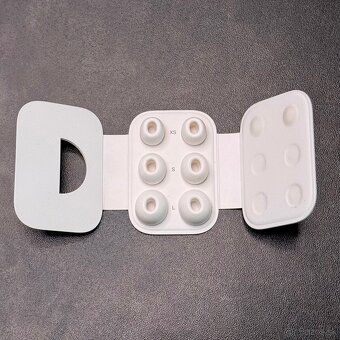 Apple AirPods Pro 2 (2022) - 3