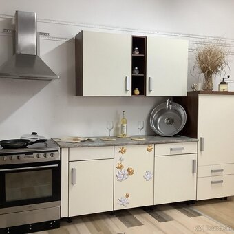 Svetlá moderná kuchyňa IRMA - 3