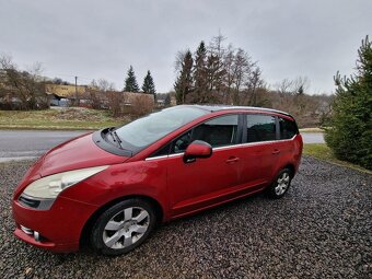 Peugeot 5008 ročník 2011 benzín 1.6 - 3