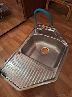 Predám rohový dres. - 3