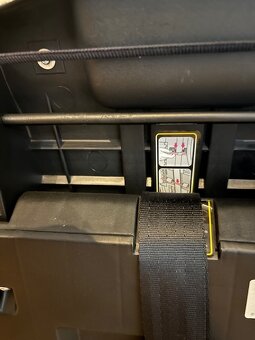 Predám kvalitnú detskú autosedačku zn.Petite&Mars, 9-36 kg - 3