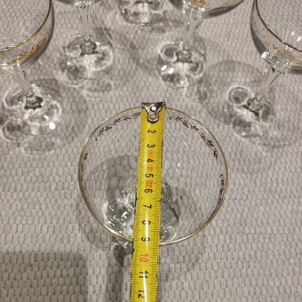 Sklenené poháre na stopke - 3