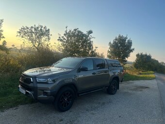 Toyota Hilux INVINCIBLE 2024 - 3