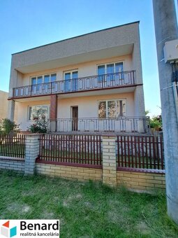 STROPKOV,DVOJGENERAČNÝ RD, 7 IZIEB, POZEMOK 833m2,KALINČIAKO - 3