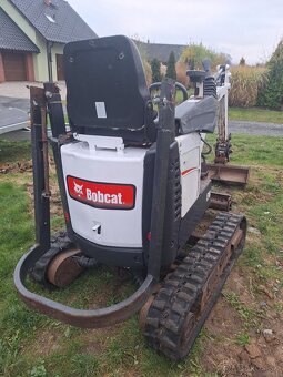 Bobcat E10 - 3