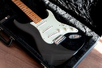 Limited Edition Vintera® II Road Worn® '60s Stratocaster® - 3