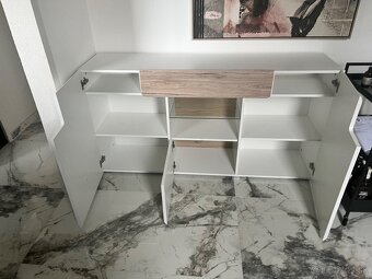 Skrinka pod tv - 3