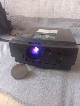 LCD projektor Mitsubishi - 3