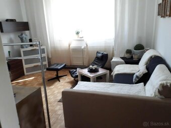 Ponúkam prenájom - starší rodinný dom ( z vnútra prerobený) - 3