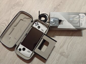 Asus Rog Ally Z1 Xtreme - 3