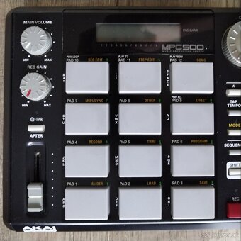 Akai MPC 500 - 3