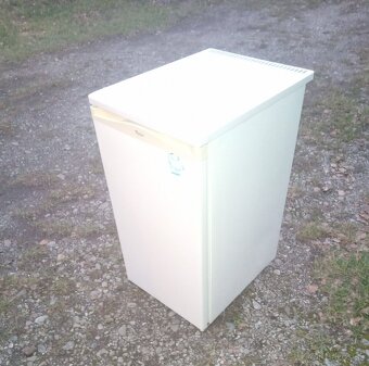 Predám plnefunkčná chladnička s malou mrazničkou WHIRLPOOL - 3