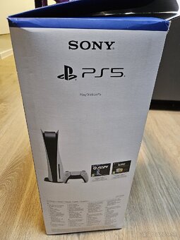 PlayStation 5 1TB + 2 ovládače + hry – TOP STAV – 520 € - 3