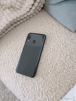 Samsung Galaxy A20e - 3