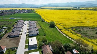 Ponúkam na predaj stavebný pozemok 1951m2 Práznovce - 3