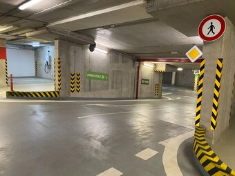 Na predaj garážové státie v CityParku - 3