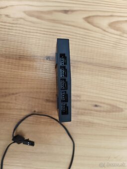 ARCTIC Case Fan Hub - 3