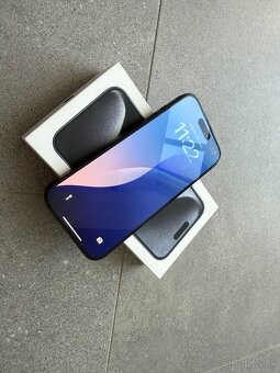 iPhone 15 Pro 256GB - 3
