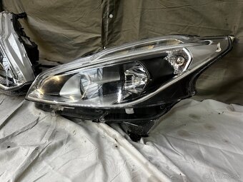 PEUGEOT 208 (od roku 2015) svetlomety LED - 3