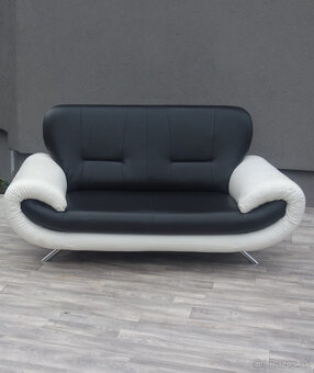 Pohovka dizajnová. - 3