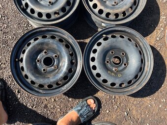 Predám plechače 5x112 R15 na VW golf 5 golf+ Jetta, Škoda - 3