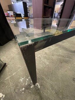 Presklený stôl - 3