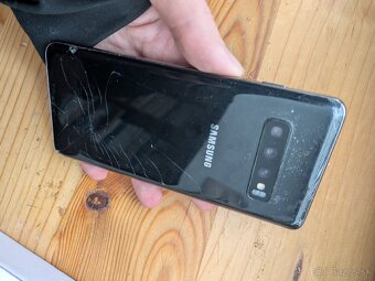 Samsung S10 (prasknutý displej) - 3