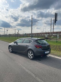 Opel Astra J 1.4 103kw 2010 - 3