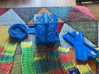 Autodráha 6 metrov Magic Tracks + 3 autíčka - 3