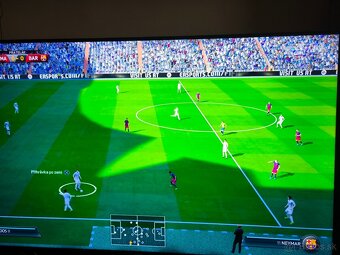 Sony PlayStation 4 slim + 2 ovládače - 3