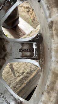 Sada Aludisky 6JX15H2 ET43 s Michelin pneu na Opel Zafira - 3