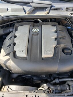 VW touareg 3.0 tdi - 3