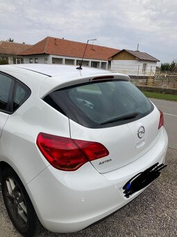 Predám Opel astra j 1,4 2012 - 3