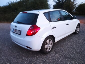 KIA CEED 1.6crdi - 3
