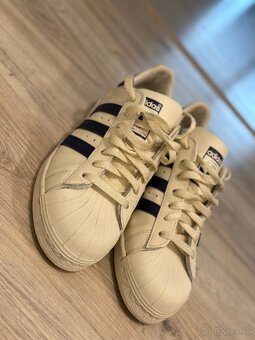 Adidas , Under Armour - 3