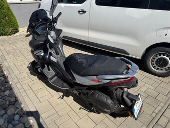 Aprilia SR GT 125 - 3
