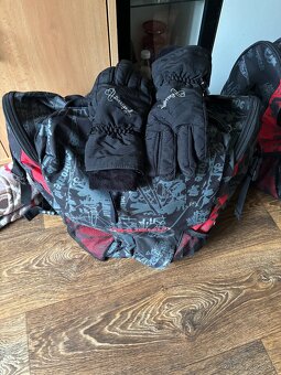 Predám dve skoro nové komplet dámske lyžiarske výbavy - 3