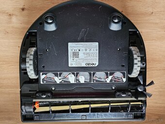 robotický vysávač Neato D7 - 3
