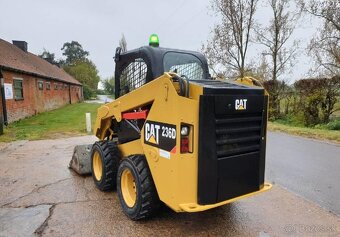 šmykový nakladač•Caterpillar 236 D•73HP-3,1t-1200mth• - 3
