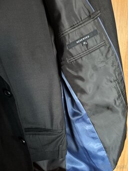 Zachovalý Oblek RESERVED na predaj - 3